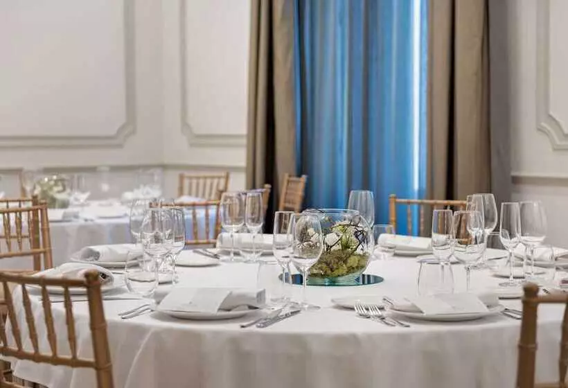 هتل NH Collection Madrid Palacio De Tepa