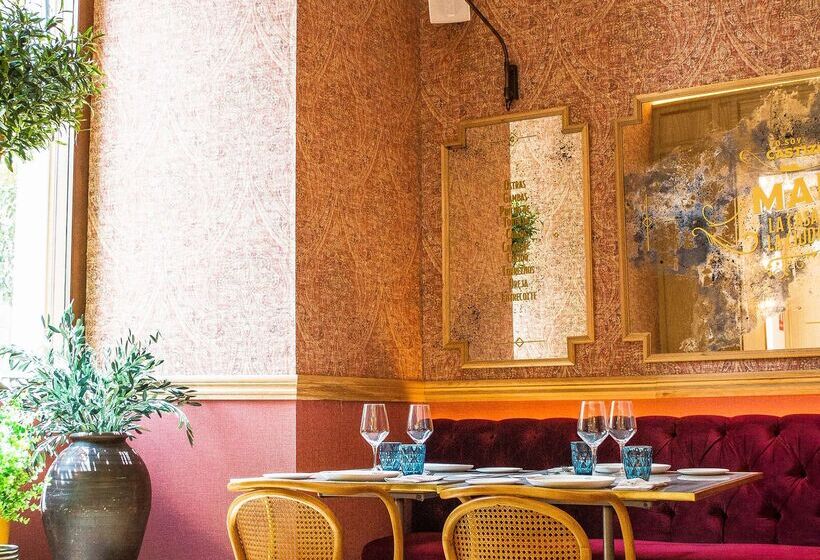 هتل NH Collection Madrid Palacio De Tepa