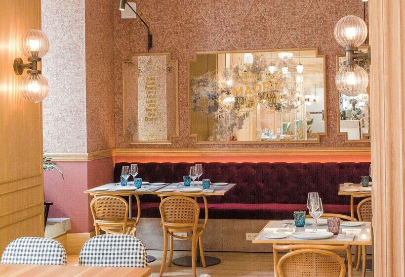 هتل NH Collection Madrid Palacio De Tepa