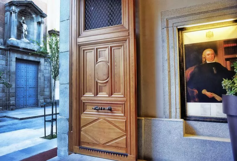 هتل NH Collection Madrid Palacio De Tepa
