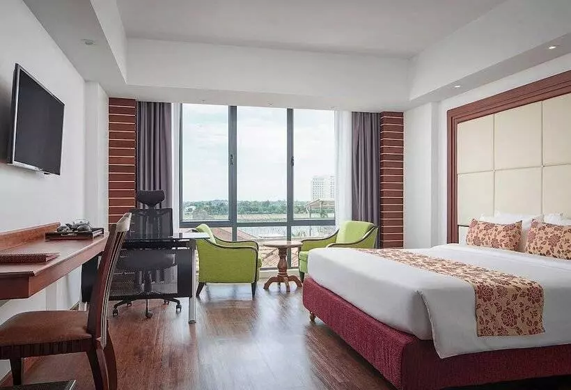 Hotelli Ohana Phnom Penh Palace