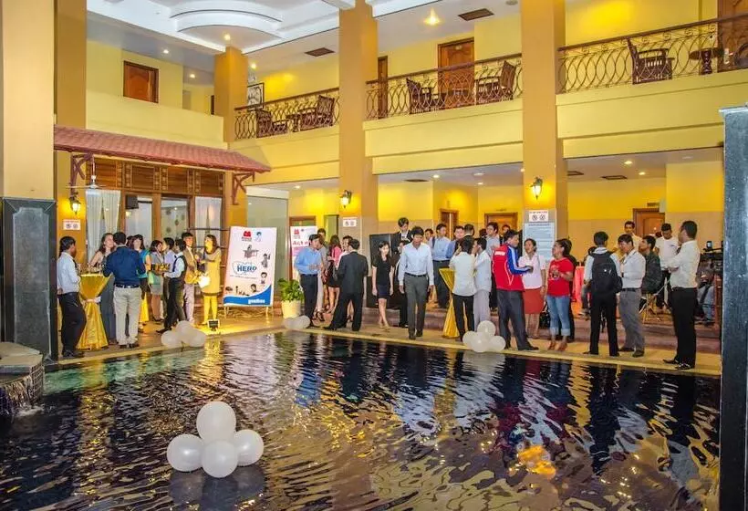 Hotelli Ohana Phnom Penh Palace