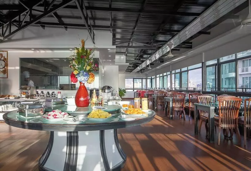 Hotelli Ohana Phnom Penh Palace