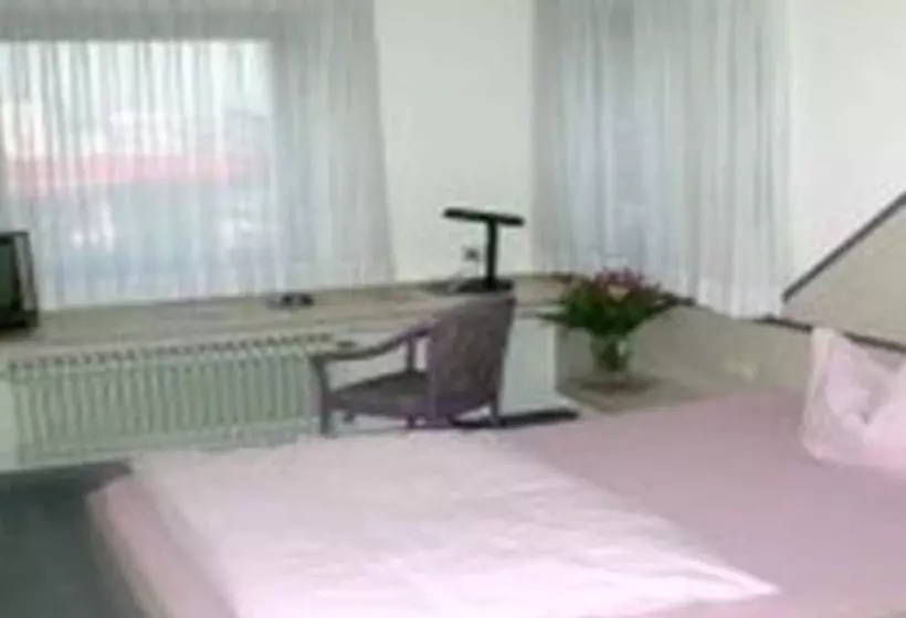 Отель Restaurant Kerzenstüble