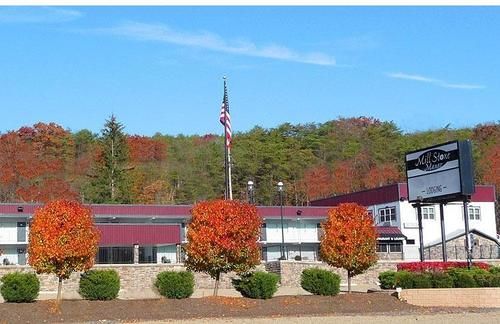 Отель The Mill Stone Manor