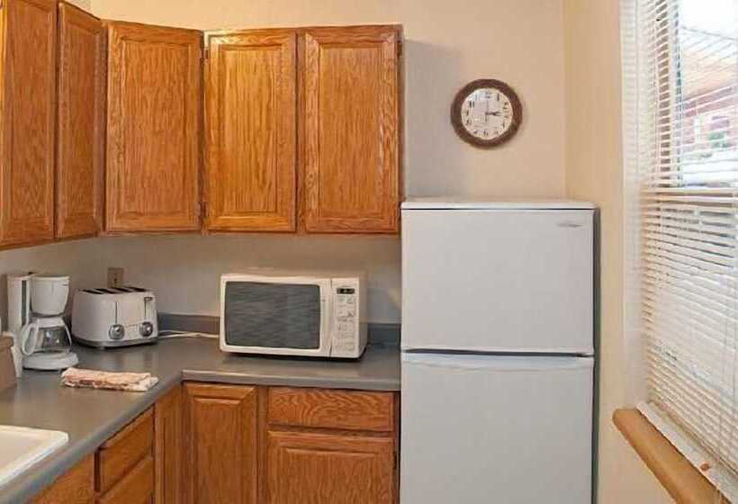 Austin S Chuckwagon Motel