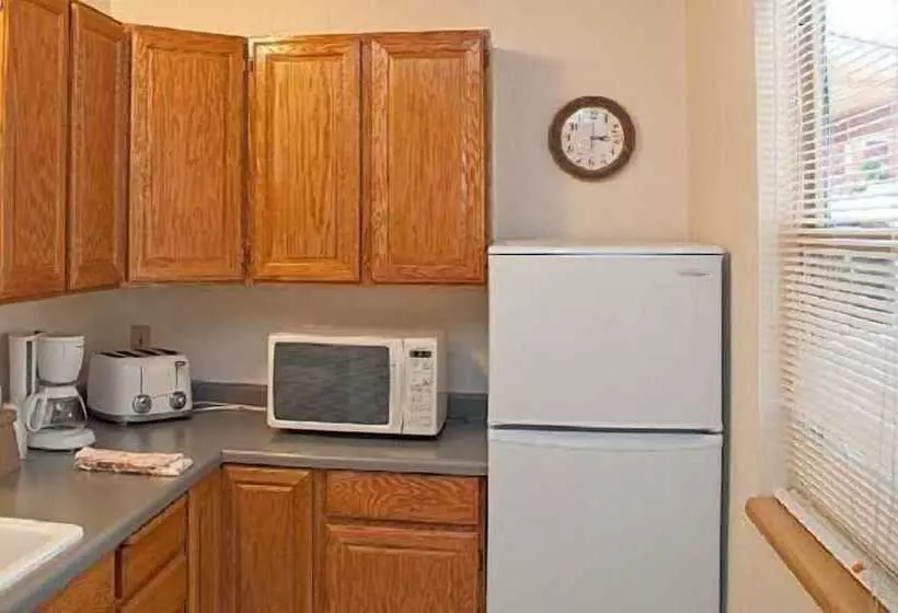 Austin S Chuckwagon Motel