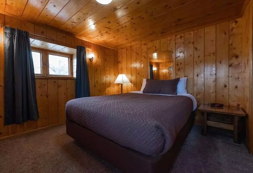 Austin S Chuckwagon Motel