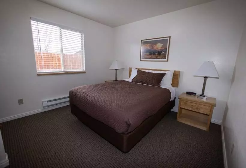 Austin S Chuckwagon Motel