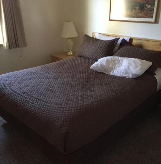 Austin S Chuckwagon Motel