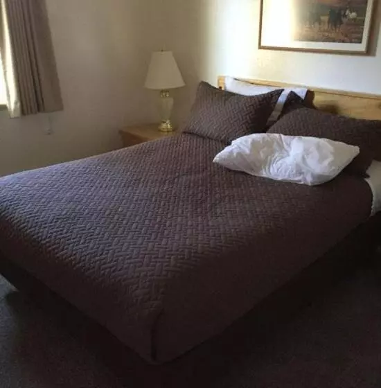 Austin S Chuckwagon Motel