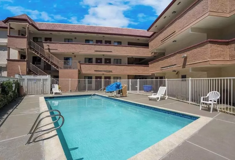 汽车旅馆  Econo Lodge