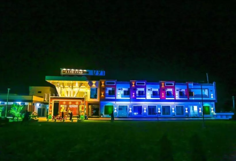 Hotelli Ashirwad  And Resort