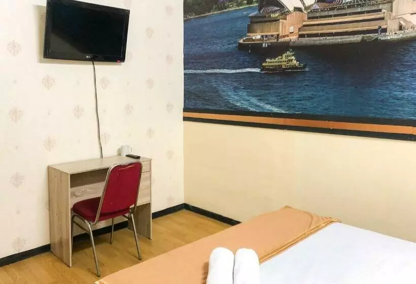 Gangnam Hotel Near Mall Olympic Garden Malang Mitra Reddoorz