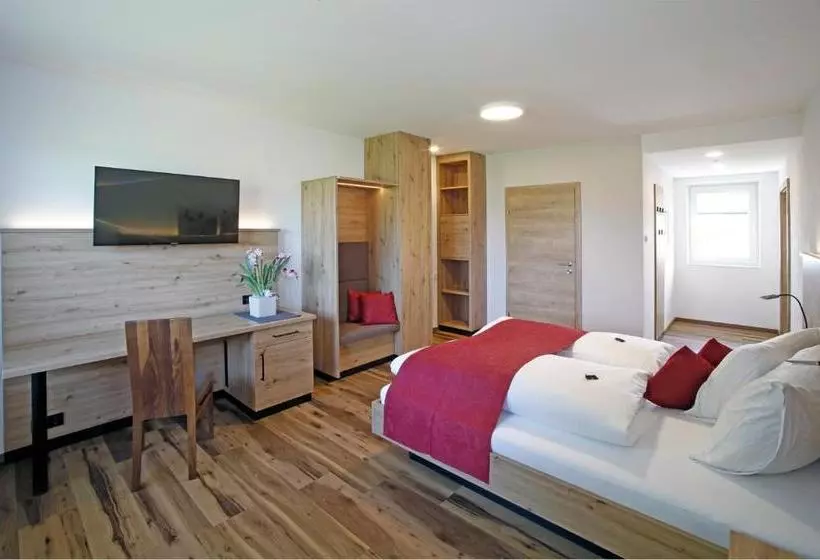 ホテル Gasthof Berger