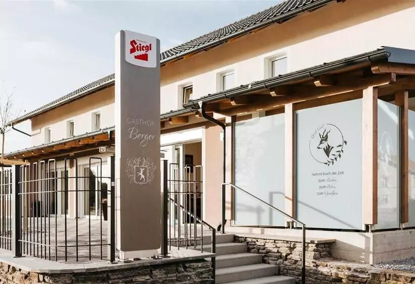 ホテル Gasthof Berger