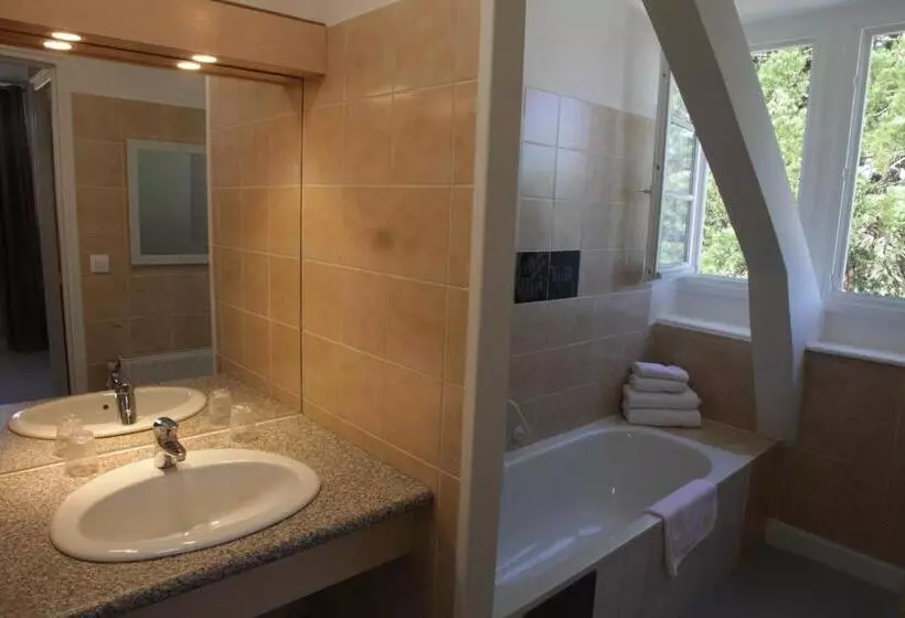 ホテル Hostellerie La Bruyere