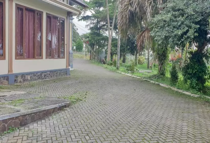 ホテル Mataram Cipanas Syariah Mitra Reddoorz