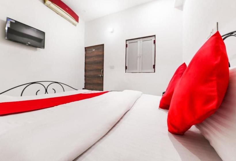 호텔 Oyo 77964 Dhanlaxmi Restaurant & Guest House