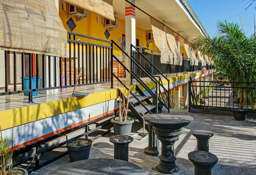 فندق Oyo 90065 Homestay Barokah Park