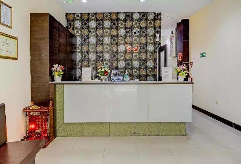 ホテル Oyo 90350  Five Star 2