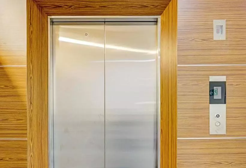 ホテル Oyo 90350  Five Star 2