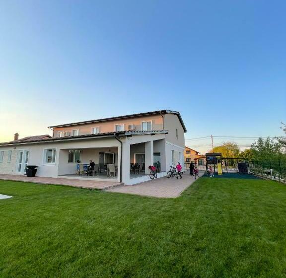 Hotel Pensiunea Agroturistica Marco