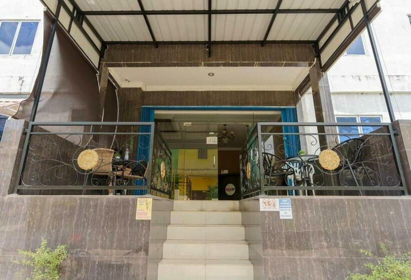 בית מלון כפרי Queen Inn Batam Redpartner