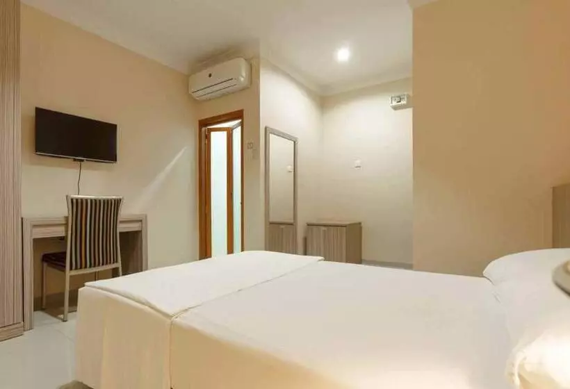 ホテル Queen Inn Batam Redpartner