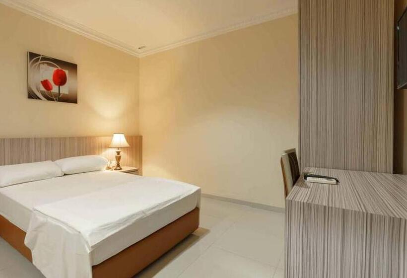 בית מלון כפרי Queen Inn Batam Redpartner