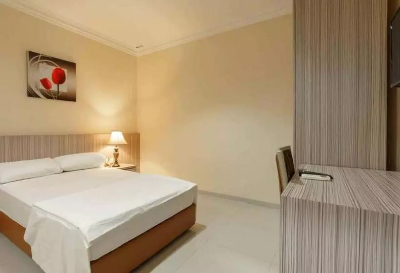 ホテル Queen Inn Batam Redpartner