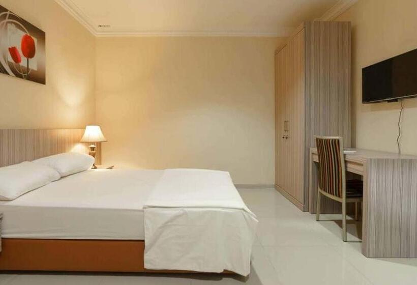 בית מלון כפרי Queen Inn Batam Redpartner