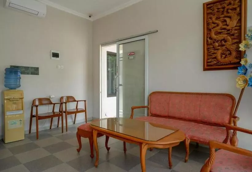 Hotelli Reddoorz @ Jalan Majapahit Semarang