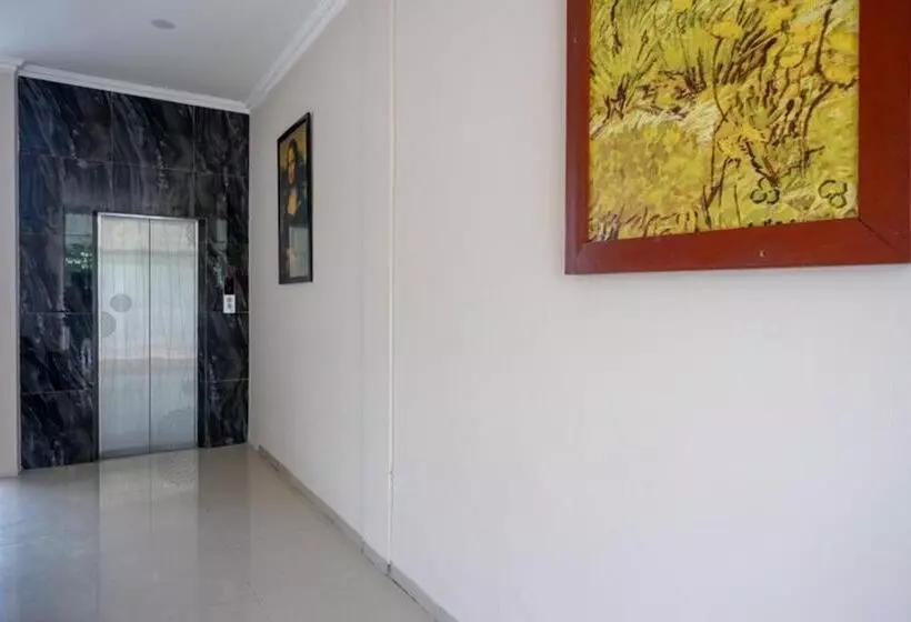 Hotelli Reddoorz @ Jalan Majapahit Semarang