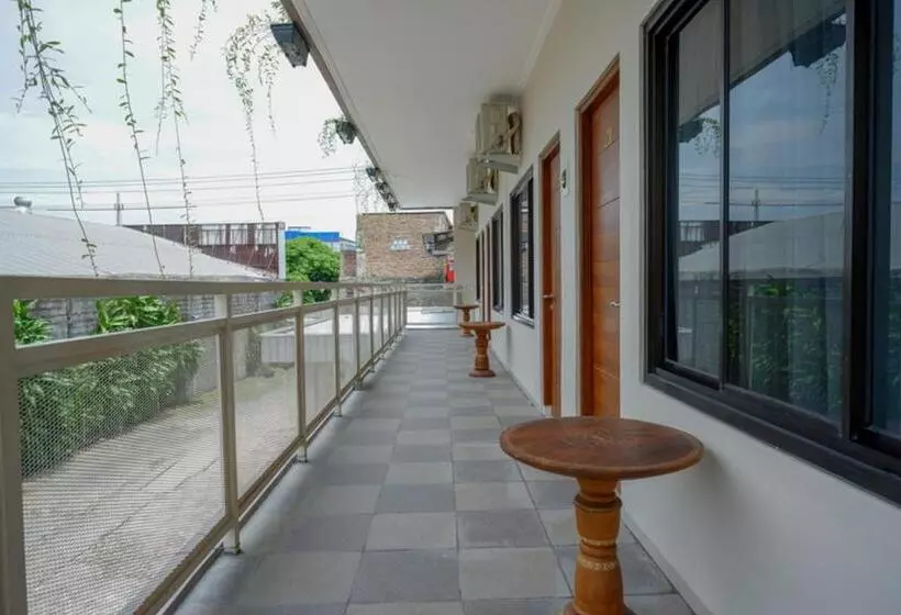 Hotelli Reddoorz @ Jalan Majapahit Semarang