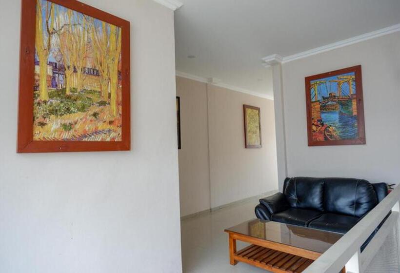 בית מלון כפרי Reddoorz @ Jalan Majapahit Semarang