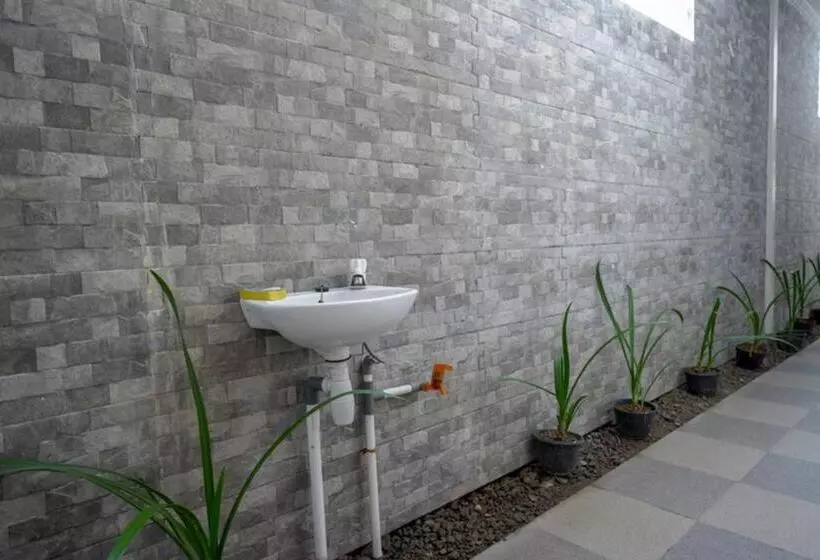 Hotelli Reddoorz @ Jalan Majapahit Semarang