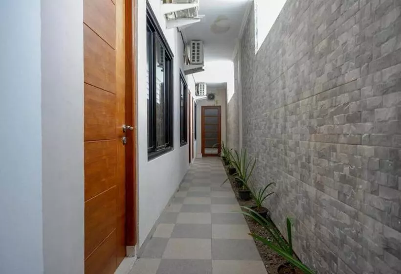 Hotelli Reddoorz @ Jalan Majapahit Semarang