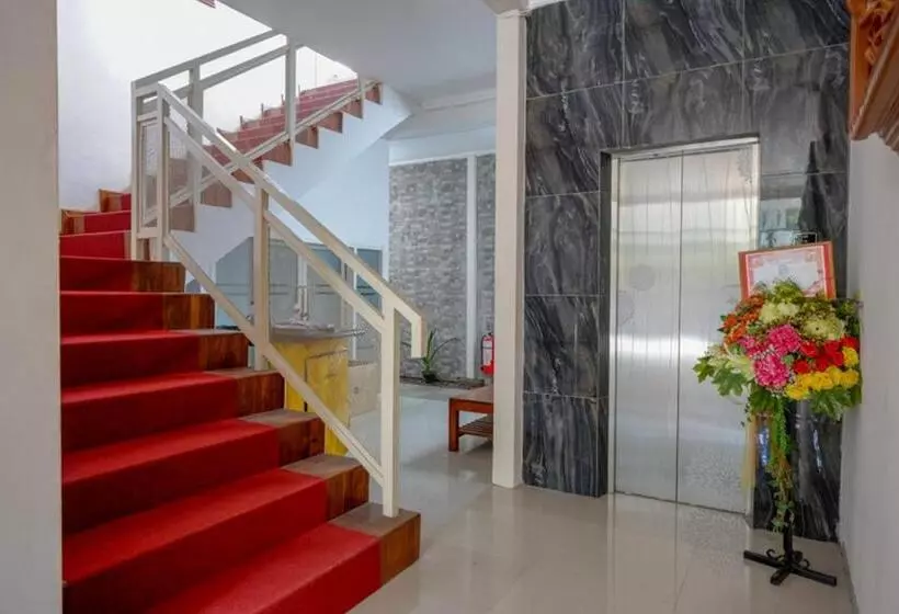 Hotelli Reddoorz @ Jalan Majapahit Semarang