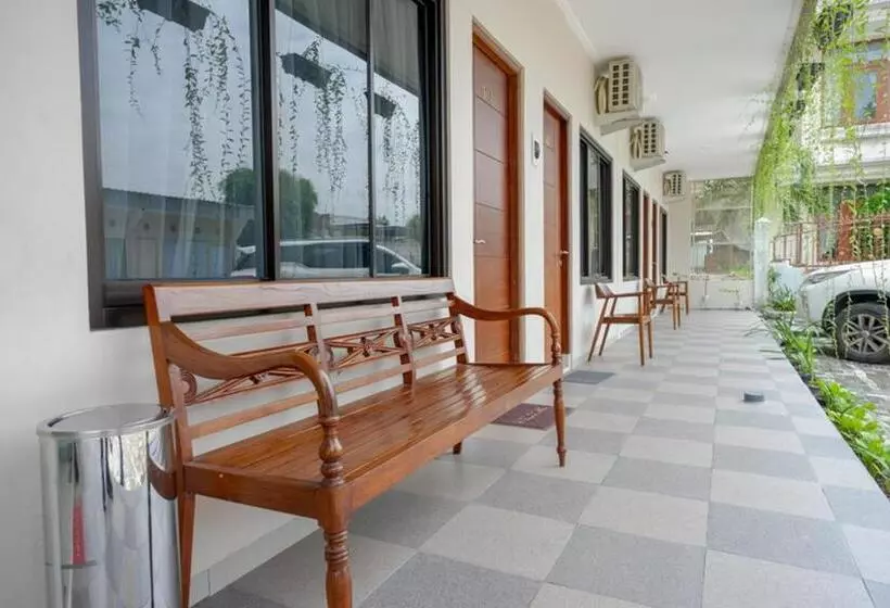 Hotelli Reddoorz @ Jalan Majapahit Semarang