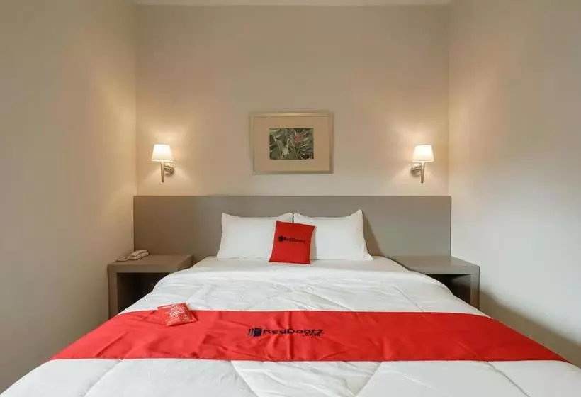 ホテル Reddoorz Syariah Plus @ Bsd City