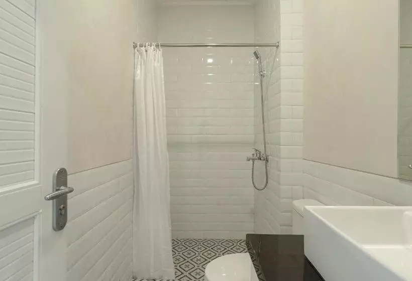 ホテル Reddoorz Syariah Plus @ Bsd City