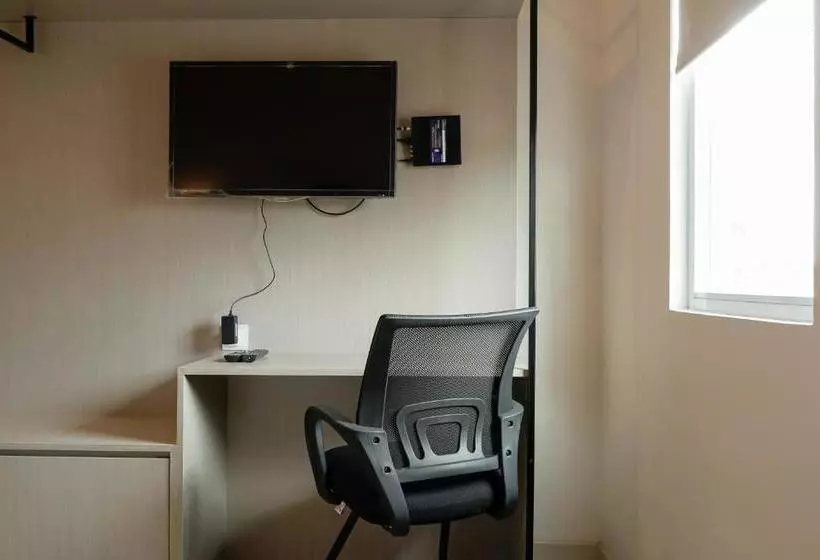 ホテル Reddoorz Syariah Plus @ Bsd City