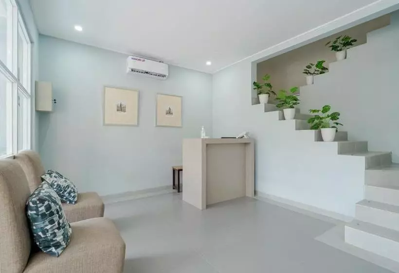 ホテル Reddoorz Syariah Plus @ Bsd City