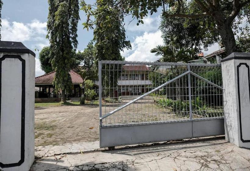 Hotel Rumah Pahoman Syariah Mitra Reddoorz