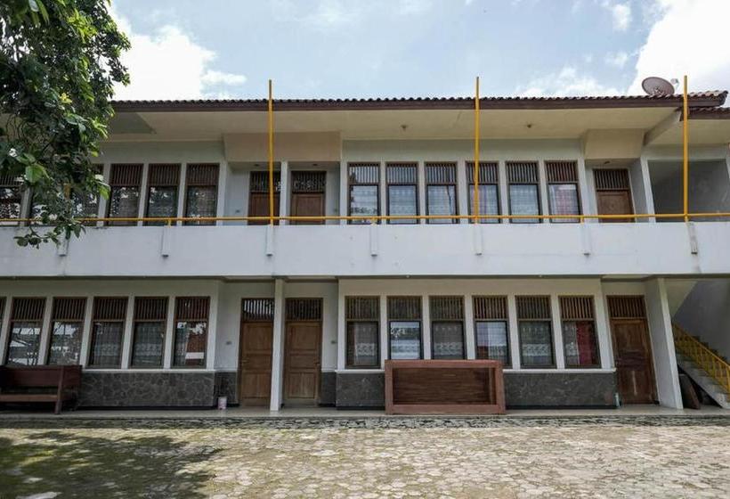 Hotel Rumah Pahoman Syariah Mitra Reddoorz