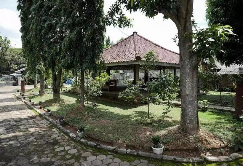 Hotelli Rumah Pahoman Syariah Mitra Reddoorz
