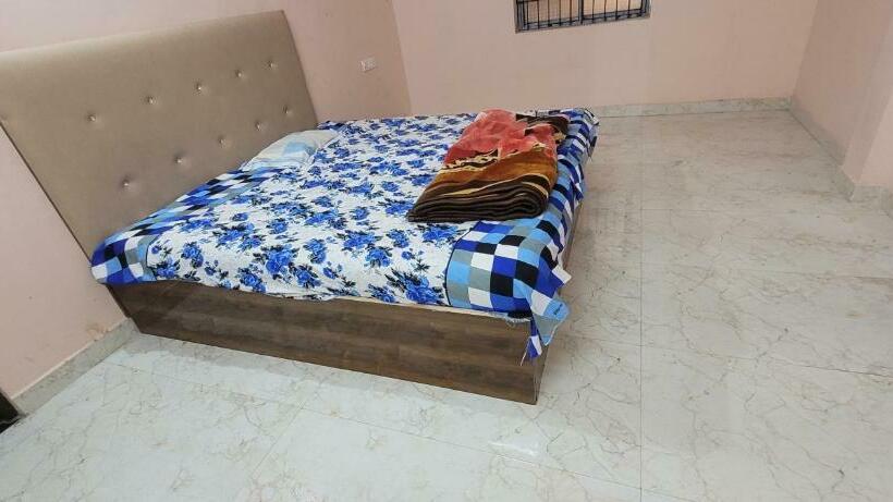 بنسيون The White Sand Guest House