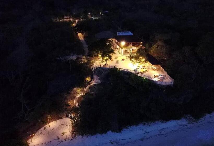 Resort Akasha Beach Club