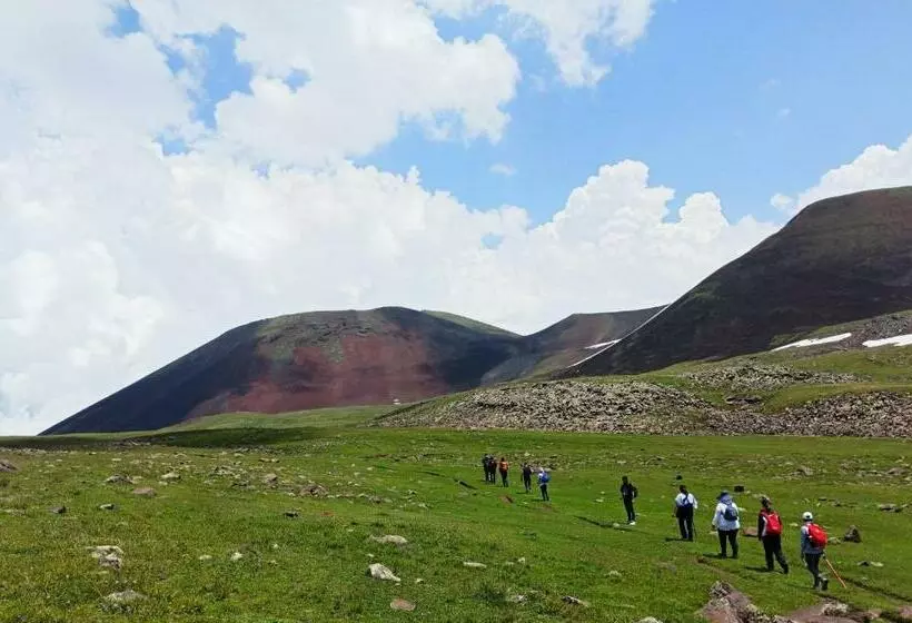 هاستل Black Castle Red Valley Hotel And Restaurant